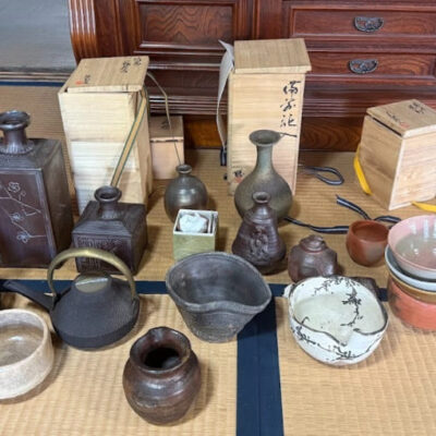 岡山市北区白石西新町で出張買取査定した備前焼や花瓶、茶器などの画像
