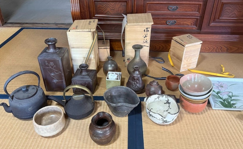 岡山市北区白石西新町で出張買取査定した備前焼や花瓶、茶器などの画像