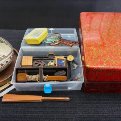 蔵の美上東本店で持ち込み査定した工芸品、鉢、刀の鍔、漆器などのイメージ画像
