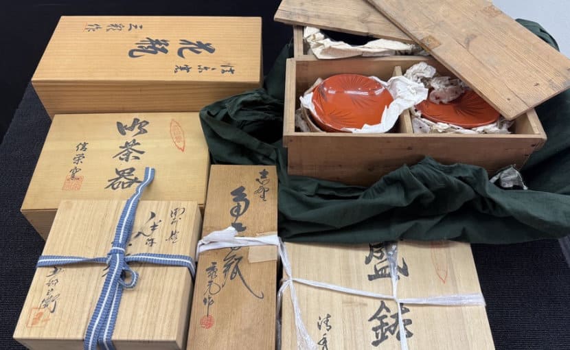 倉敷市天城台在住のお客様の店頭持ち込みで査定した備前焼、花瓶 、茶道具、酒器 、漆器 、工芸品、などの一部