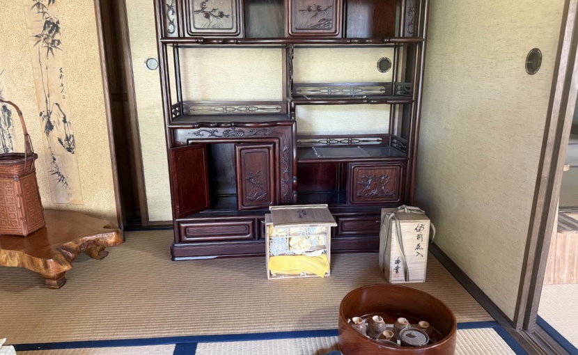 倉敷市東塚在住のお客様のお宅へ出張査定したときの備前焼、茶道具、茶箪笥、工芸品、美術品などの写真