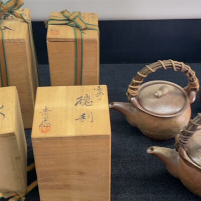 岡山市在住のお客様の店頭持ち込みで査定した備前焼、急須，とっくり、花瓶などの一部の写真