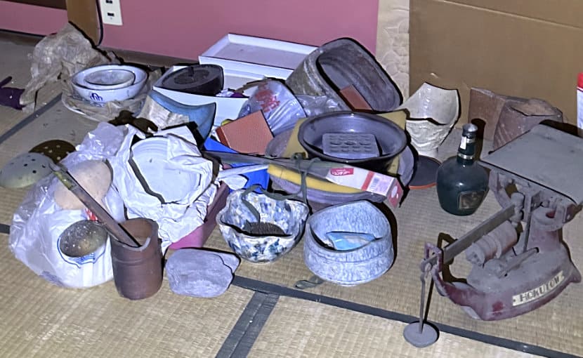 浅口市鴨方町で査定した古民具や花器、食器類の写真