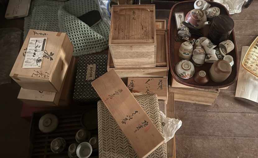 浅口市鴨方町で査定した古備前焼 、煎茶道具 、ぐい飲み、工芸品 、衝立、太鼓の写真