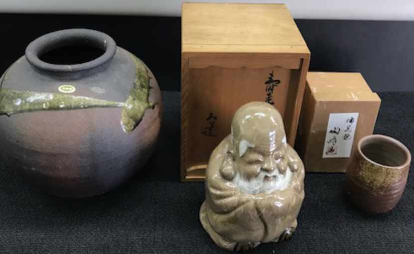 倉敷市黒崎在住のお客様の店頭持ち込みで査定した備前焼、茶碗、工芸品の写真